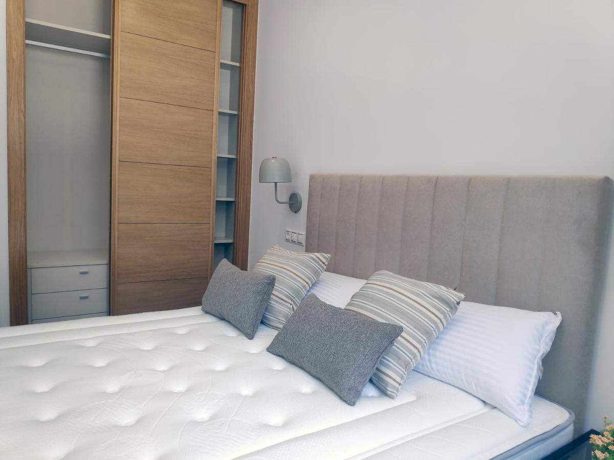 Apartamentos Rey By Como En Casa سانتياغو دي كومبوستيلا المظهر الخارجي الصورة